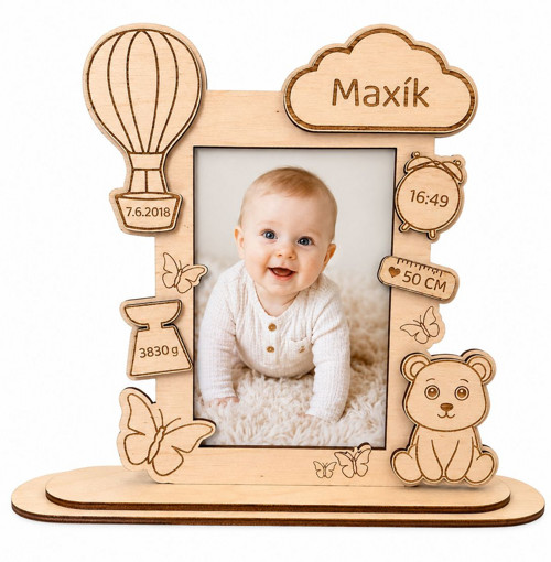 Dřevěný fotorámeček se jménem a údaji o narození