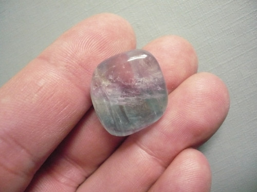 Troml. kámen – fluorit duhový 20 mm, č.53
