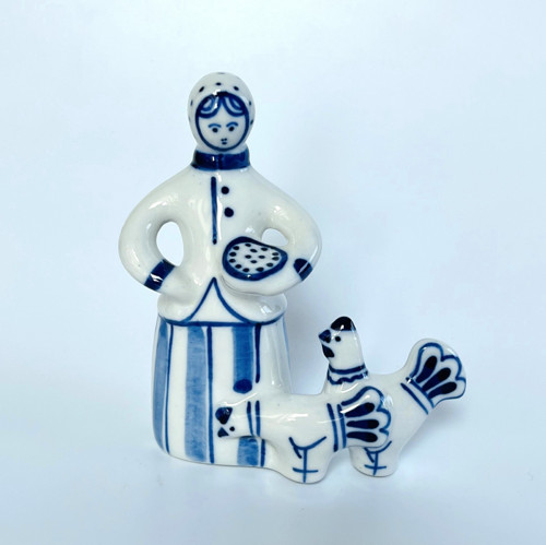 Porcelánová soška Žena s kuřaty 11 cm, Gžel Rusko
