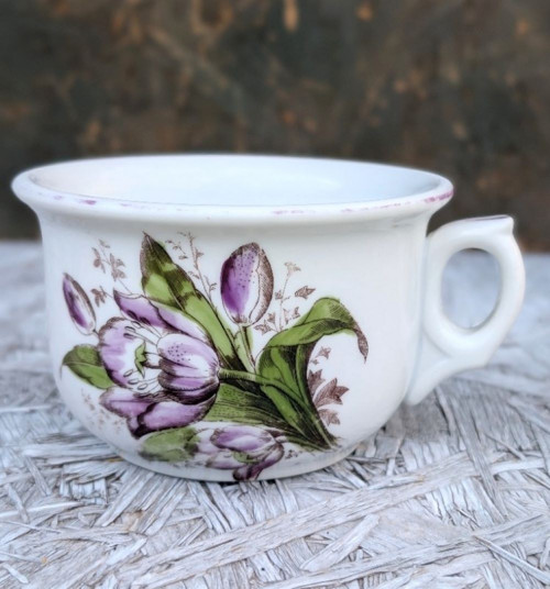Starožitný hrnek, silný porcelán, tulipány.