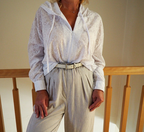 Halenka s kapucí — foto 1