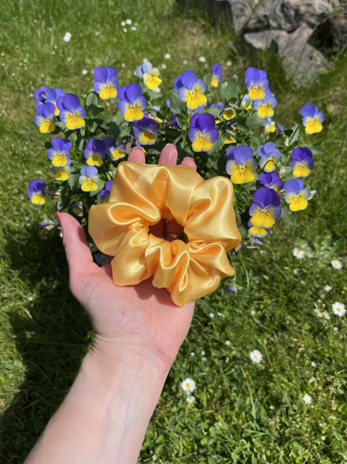 Scrunchies žlutá velká