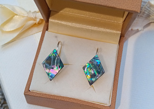 Náušnice s abalone perletí – Geometrická elegance — foto 1