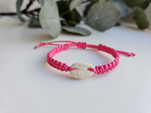 Saténový shamballa naramek s mušličkou Coral Pink