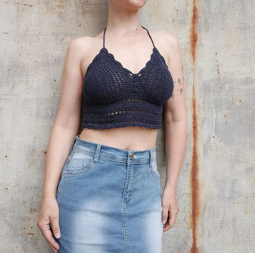 Háčkovaný letní crop top tmavě modrý