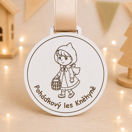 Dřevěná gravírovaná medaile - karkulka 6,5 cm