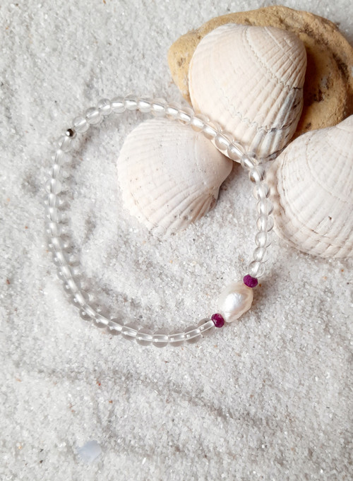 Křišťálový s perličkou a rubíny — foto 1