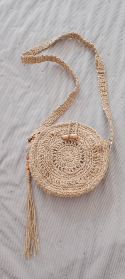 Háčkovaná kulatá kabelka – ruční výroba, boho styl