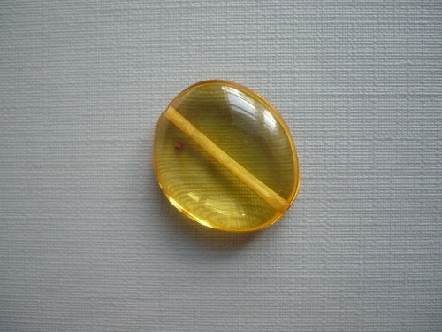 Vrt. medailonek - jantar AA 20 mm, č.23f