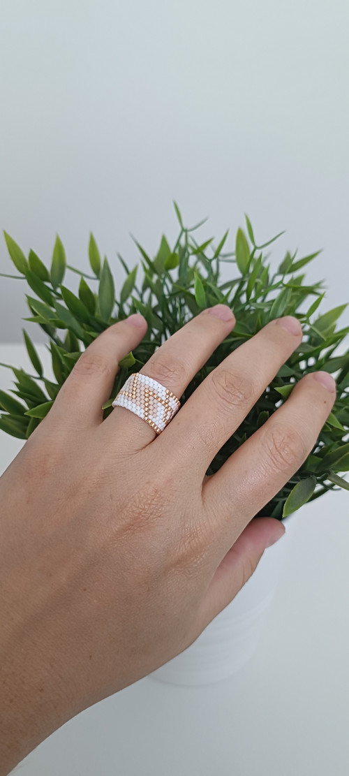 Prstýnek rosegold geometrie