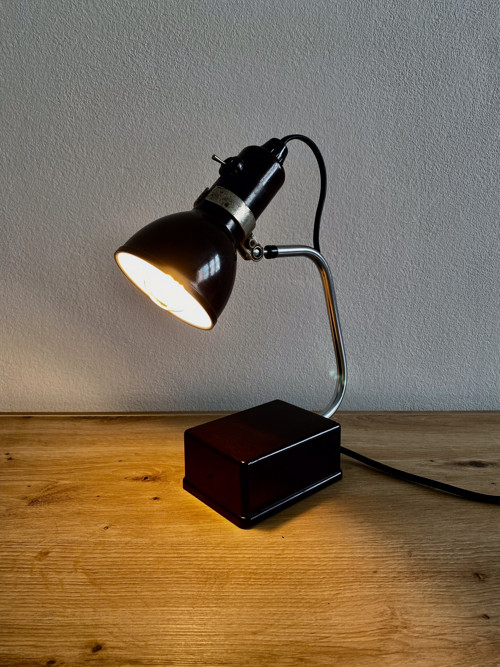 Bakelitová stolní lampa styl Bauhaus