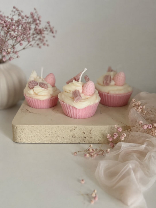 Jahodový růžový cupcake