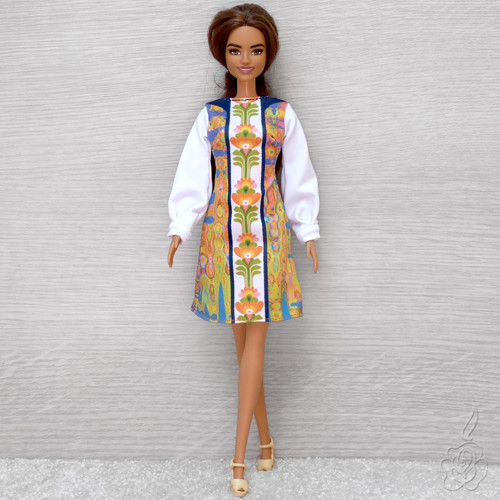 Barevné šaty pro Barbie - Folklor