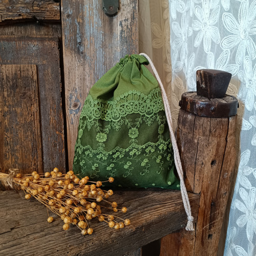 Pytlíček zelený s krajkami — foto 1