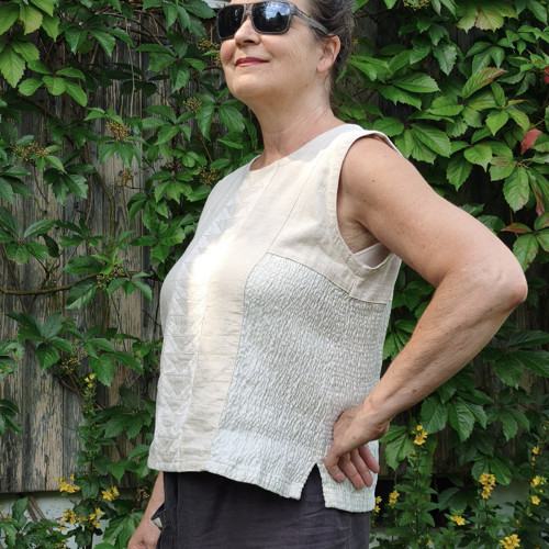 Top s patchworkovým detailem-letní elegance ve lnu