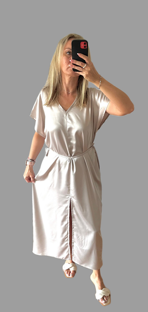 Oversize šaty s V- ovým výstrihom