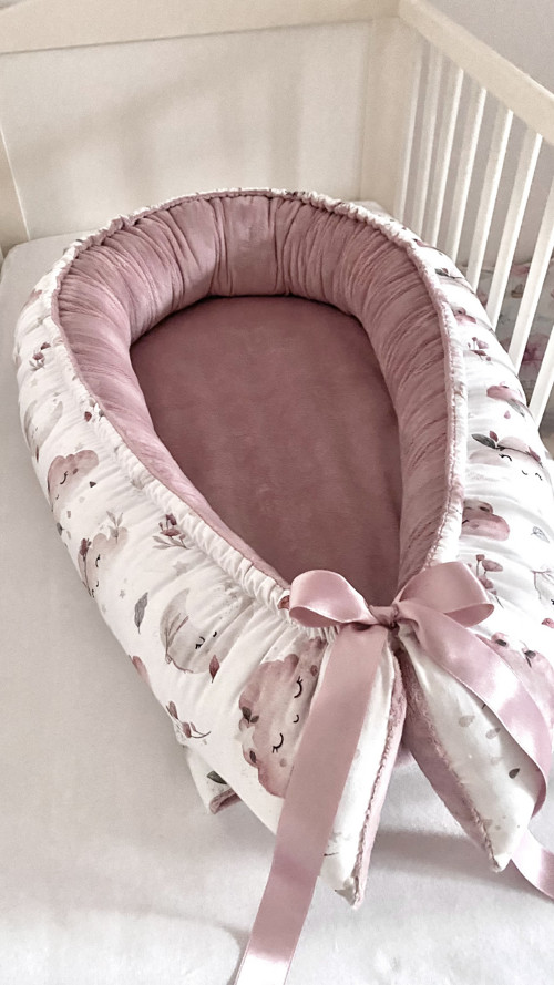 Hnízdečko ve starorůžové kombinaci s boho mráčky