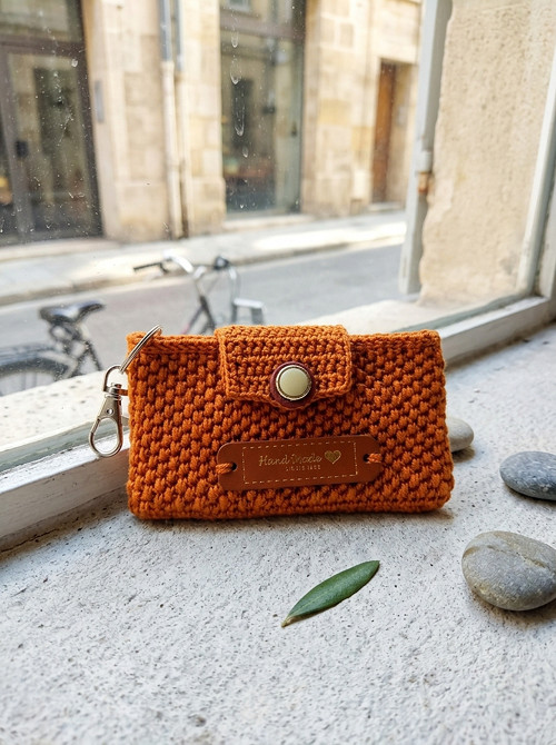 Háčkovaná klíčenka "Stella"