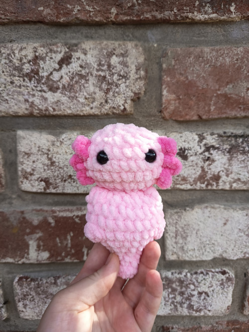 Háčkovaný axolotl - růžový