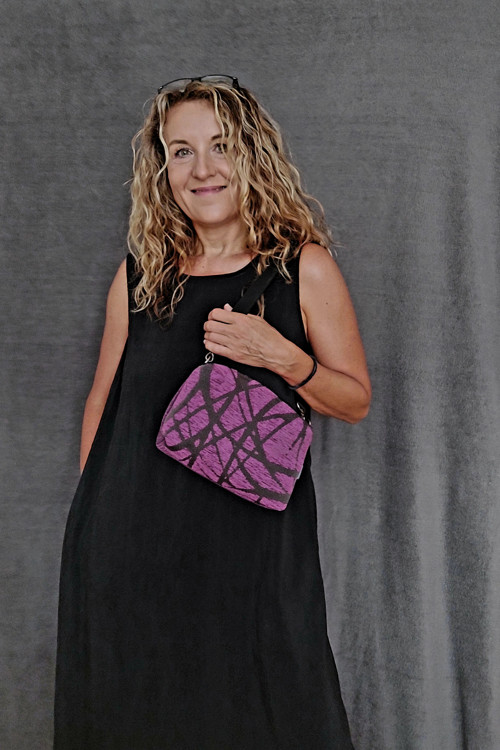 KřížemKrážem purpurová