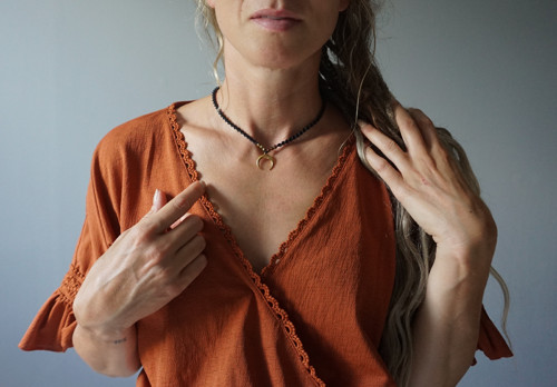 Macramé náhrdelník Dark moon