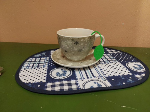 Modré prostírání