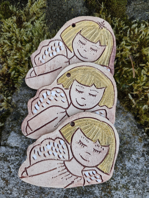 Mini anděl s blond vlásky