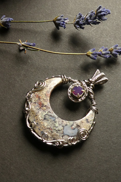 "Crescent Moon" mechový achát — foto 1
