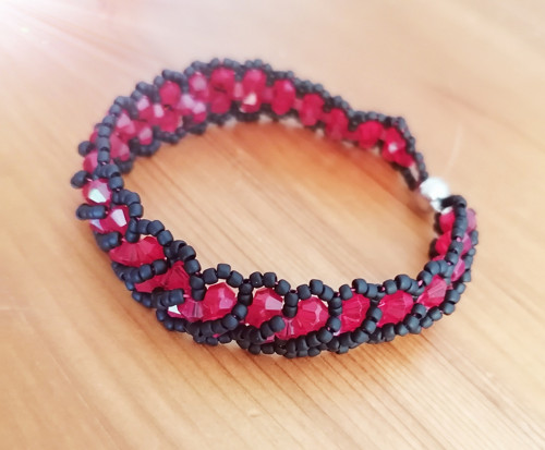 Ruby Noir náramek