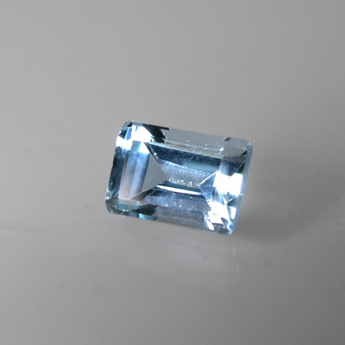 Přírodní modrý Topas, 1,52 ct., 6,9x5,0x4,3 mm