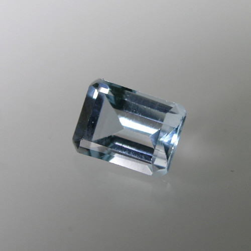 Přírodní modrý Topas, 1,29 ct., 6,9x5,1x3,7 mm