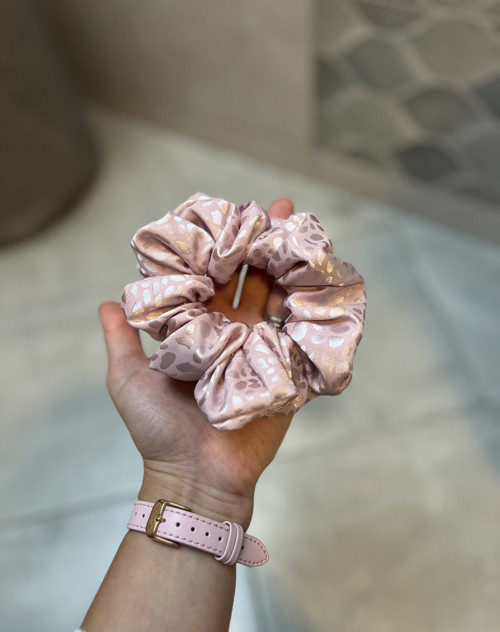Saténová scrunchie široká