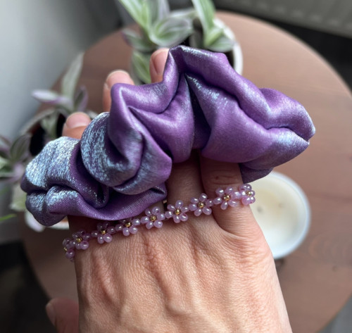 Saténová scrunchie široká