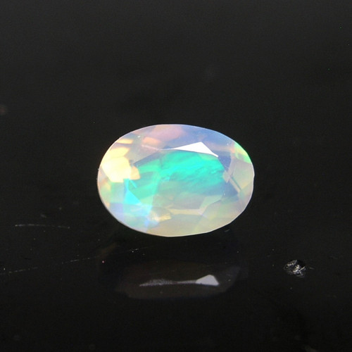 Broušený, přírodní Opál, 0,75 ct., 7,1x5,1x4,5 mm