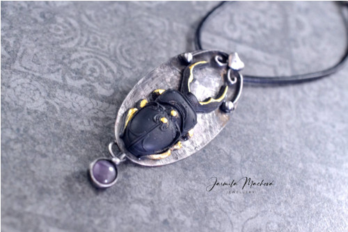 Tajemný scarab....