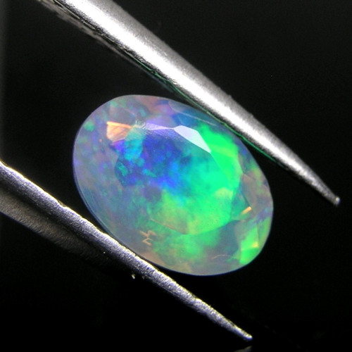 Broušený, přírodní Opál, 0,72 ct., 7,2x5,1x4,3 mm
