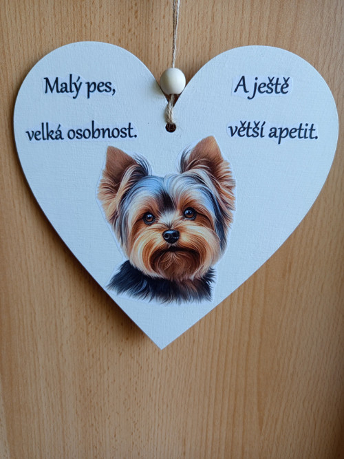 Ještě větší apetit! – Dřevěné srdíčko s jorkšírem
