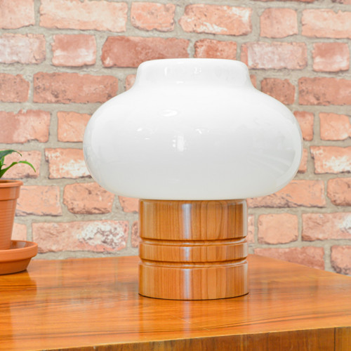 Dřevěná stolní lampa ÚLUV