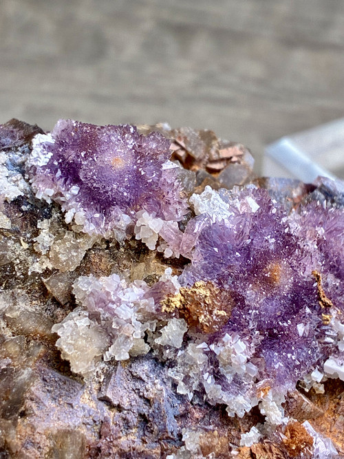 Fialový CREEDIT-přírodní minerál, 301 gr. Guizhou