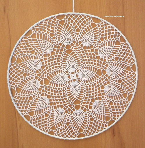 Závěsná dekorace č.63 bílá průměr 25 cm