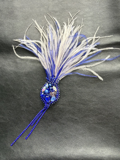 Elegantní brož s peřím – Safírová