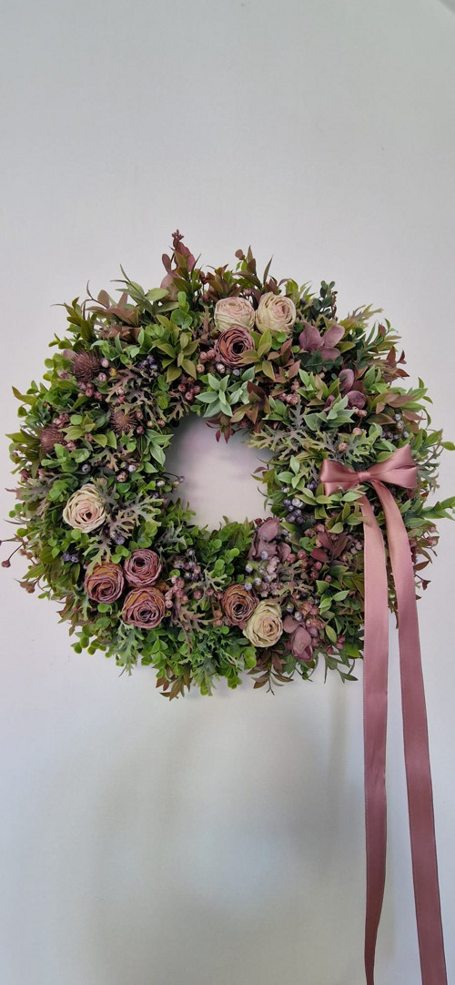 Celoroční květinový věnec – přírodní tóny | 50 cm