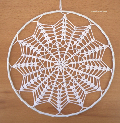 Závěsná dekorace č.94 bílá průměr 18 cm