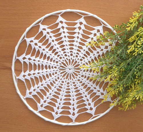 Závěsná dekorace č.96 bílá průměr 18 cm