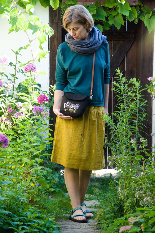 FLORA black