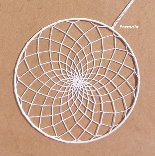 Závěsná dekorace č.114 bílá průměr 18 cm