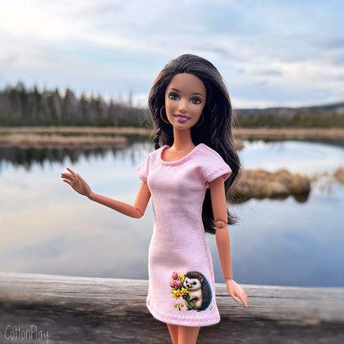 Růžové šaty pro Barbie - Ježeček a květiny