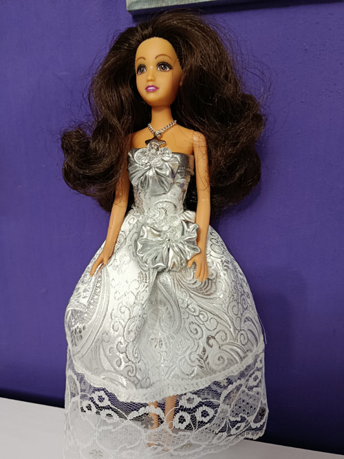 Šaty pro barbie
