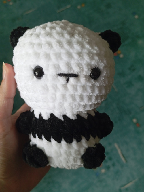 Háčkovaná panda