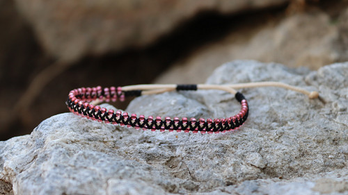 Náramek macramé "růžovočerný"